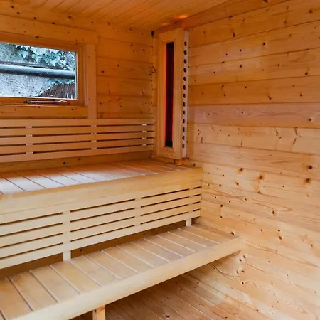Boshuisje Met Veranda & Prive Sauna In Het